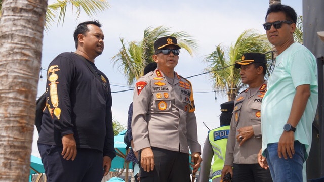 Amankan Malam Tahun Baru, Kapolda Bali Cek Kesiapan Pengamanan Di ...